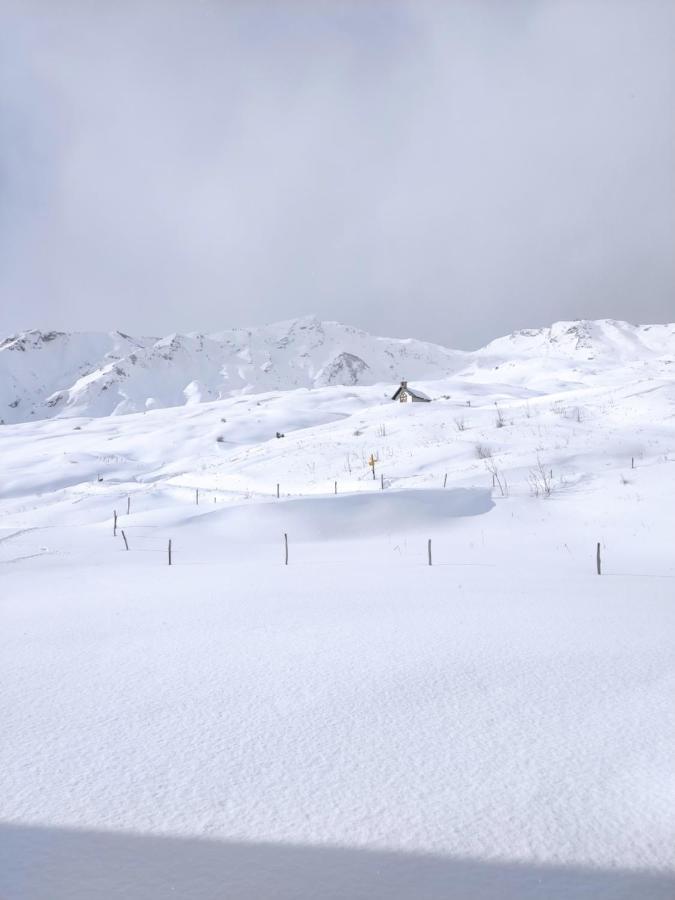 Bel appartement au rez de chaussée d'un chalet Jarrier Esterno foto