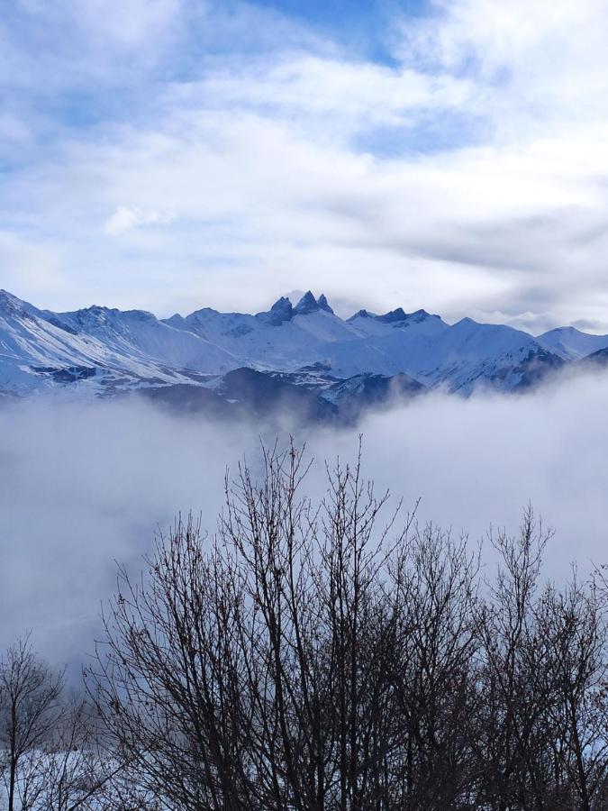 Bel appartement au rez de chaussée d'un chalet Jarrier Esterno foto