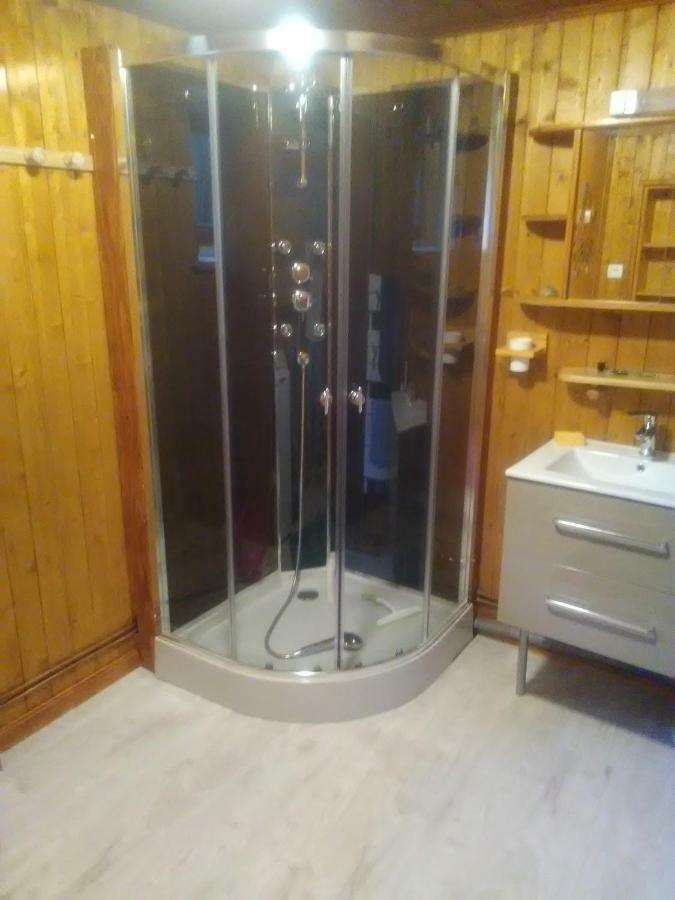 Bel appartement au rez de chaussée d'un chalet Jarrier Esterno foto