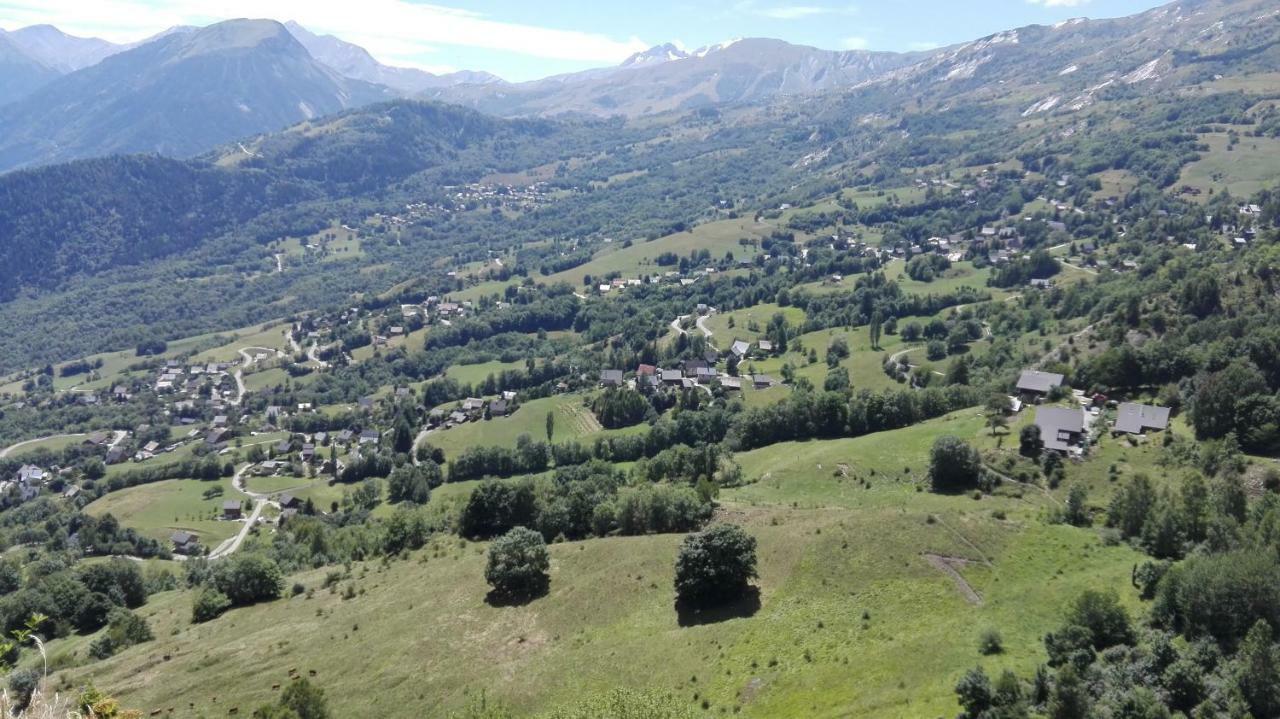Bel appartement au rez de chaussée d'un chalet Jarrier Esterno foto
