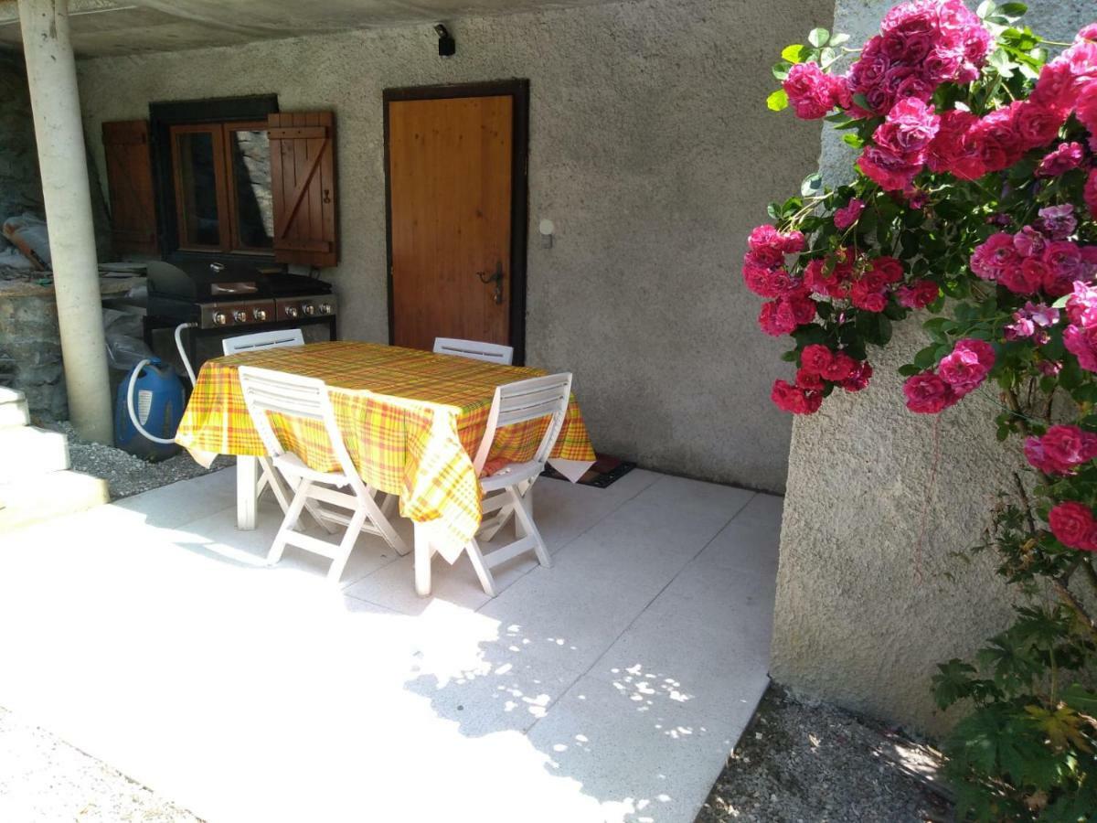 Bel appartement au rez de chaussée d'un chalet Jarrier Esterno foto